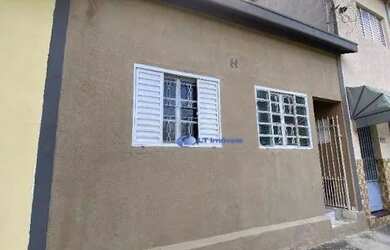 Imagem: A casa possui 2 Dormitórios, 1 Banheiro, 80m² de Área, Imóvel