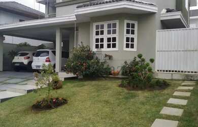 Imagem: A casa em condomínio possui 4 Dormitórios, 4 Banheiros, 4