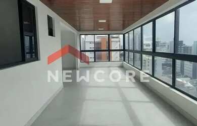 Imagem: O apartamento possui 5 Dormitórios, 5 Banheiros, 4 Vagas na