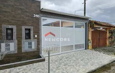 Imagem: A casa possui 2 Dormitórios, 2 Banheiros, 2 Vagas na garagem