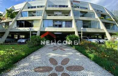 Imagem: O depósito possui 1 Vaga na garagem e 44m² de Área e está