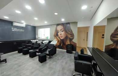 Imagem: A casa possui 5 Dormitórios, 4 Banheiros, 180m² de Área e