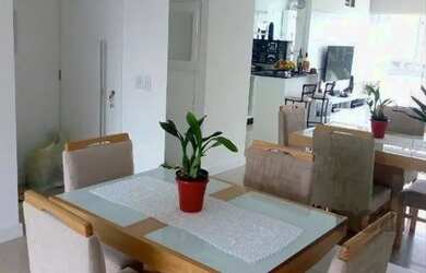 Imagem: O apartamento possui 2 Dormitórios, 1 Banheiro, 2 Vagas na