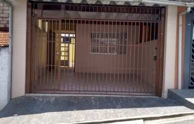 Imagem: A casa possui 2 Dormitórios, 2 Banheiros, 2 Vagas na garagem