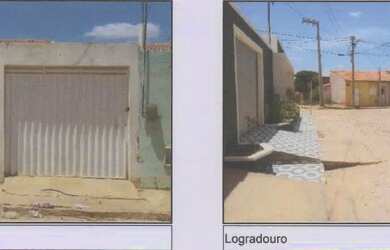 Imagem: A casa possui 2 Dormitórios, 2 Banheiros, 1 Vaga na garagem