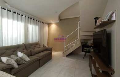 Imagem: A casa possui 3 Dormitórios, 2 Banheiros, 2 Vagas na garagem