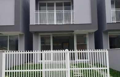 Imagem 2: Sobrado para venda tem 92 metros quadrados com 2 quartos em Pinguirito - Garopaba - SC