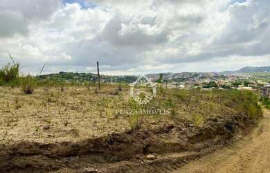 Imagem: O terreno possui 362m² de Área e está localizado em Porto