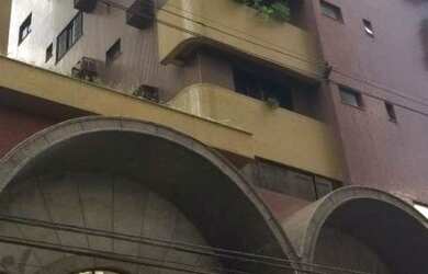 Imagem: O apartamento possui 1 Dormitório, 4 Banheiros, 2 Vagas na