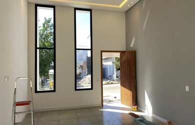 Imagem: A casa em condomínio possui 3 Dormitórios, 1 Banheiro, 4 Vagas