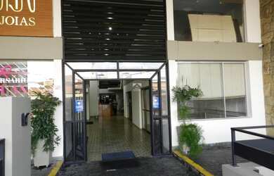 Imagem: O depósito possui 2 Vagas na garagem, 106m² de Área e está