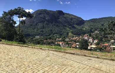 Imagem: O terreno possui 487m² de Área e está localizado em Cônego