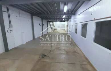 Imagem 1: Galpão/Depósito/Armazém para venda com 700 metros quadrados