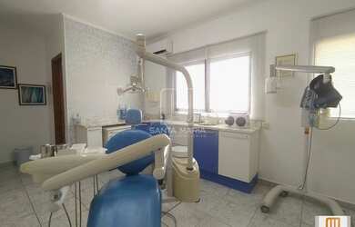 Imagem: O depósito possui 1 Vaga na garagem, 27m² de Área e está