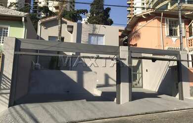 Imagem: O depósito possui 3 Vagas na garagem, 214m² de Área e está