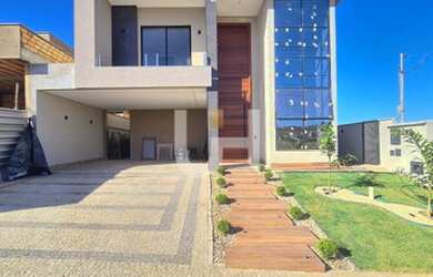 Imagem: A casa em condomínio possui 3 Dormitórios, 4 Banheiros, 4