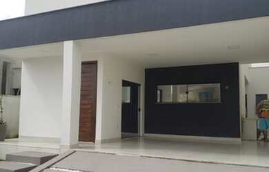 Imagem: A casa possui 3 Dormitórios, 4 Banheiros, 2 Vagas na garagem