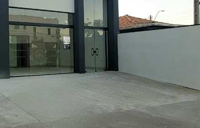 Imagem: O depósito possui 2 Vagas na garagem e 100m² de Área e está