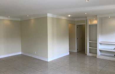 Imagem: O apartamento possui 3 Dormitórios, 5 Banheiros, 2 Vagas na