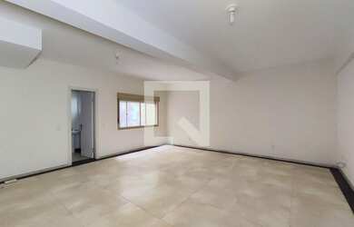 Imagem: O studio possui 1 Dormitório, 1 Banheiro, 1 Vaga na garagem