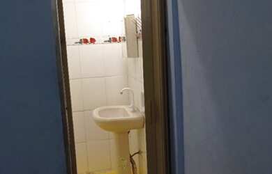 Imagem: A casa possui 2 Dormitórios, 1 Banheiro e está localizado