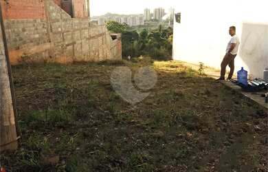 Imagem: O terreno possui 410m² de Área e está localizado em Jardim