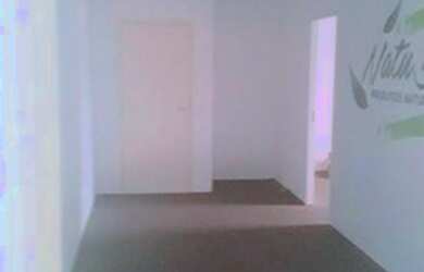 Imagem: O depósito possui 3 Vagas na garagem, 110m² de Área e está