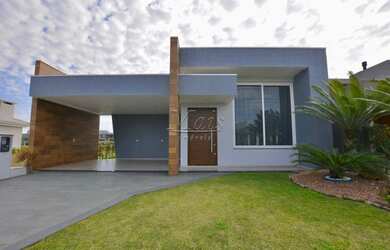 Imagem: A casa em condomínio possui 3 Dormitórios, 4 Banheiros, 2