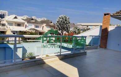 Imagem: A casa em condomínio possui 4 Dormitórios, 1 Banheiro, 3 Vagas