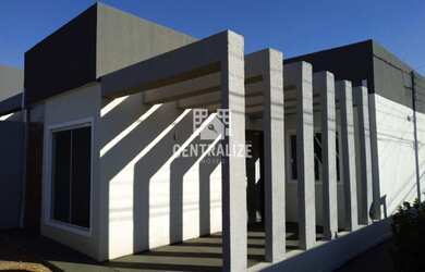 Imagem: A casa possui 2 Dormitórios, 1 Banheiro, 2 Vagas na garagem