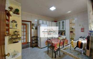 Imagem: A casa à venda possui 3 Dormitórios, 5 Banheiros, 3 Vagas