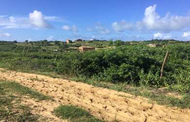 Imagem: O terreno possui 4500m² de Área e está localizado em Pajuçara