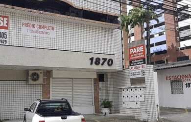 Imagem: O depósito possui 5 Vagas na garagem, 356m² de Área e está