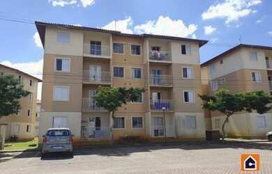 Imagem: O apartamento possui 2 Dormitórios, 1 Banheiro, 1 Vaga na garagem