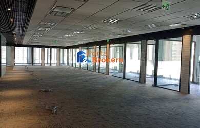 Imagem: O depósito possui 5 Vagas na garagem e 900m² de Área e está