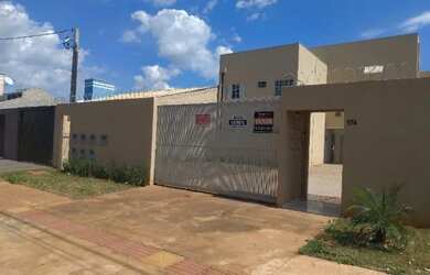 Imagem: A casa possui 2 Dormitórios, 1 Banheiro, 1 Vaga na garagem