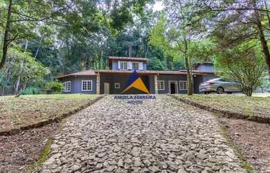 Imagem: A casa em condomínio possui 5 Dormitórios, 2 Banheiros, 5