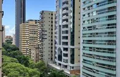 Imagem: O apartamento possui 4 Dormitórios, 4 Banheiros, 2 Vagas na