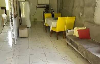 Imagem: A casa possui 2 Dormitórios, 1 Banheiro e está localizado