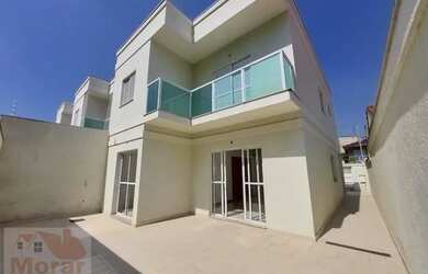 Imagem: A casa possui 4 Dormitórios, 3 Banheiros, 2 Vagas na garagem