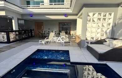 Imagem: A casa em condomínio possui 5 Dormitórios, 5 Banheiros, 3