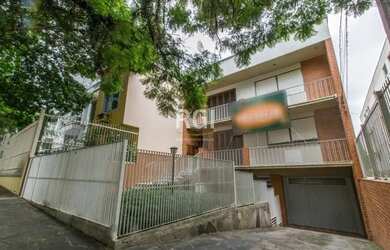 Imagem: O depósito possui 5 Vagas na garagem, 350m² de Área e está