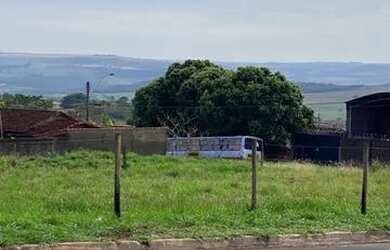 Imagem: O terreno possui 282m² de Área e está localizado em Igarapava