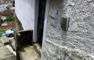 Imagem: A casa possui 2 Dormitórios, 1 Banheiro e está localizado