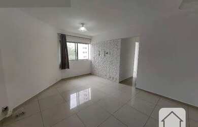 Imagem: O apartamento possui 3 Dormitórios, 1 Banheiro, 1 Vaga na garagem