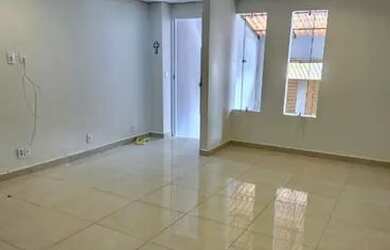 Imagem: A casa possui 3 Dormitórios, 2 Banheiros, 3 Vagas na garagem