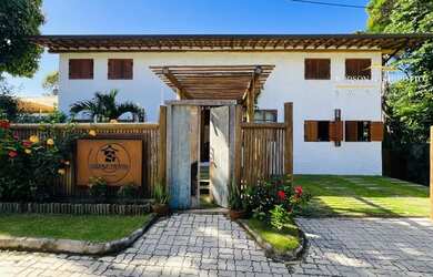 Imagem: A casa em condomínio possui 5 Dormitórios, 5 Banheiros, 1.000m²