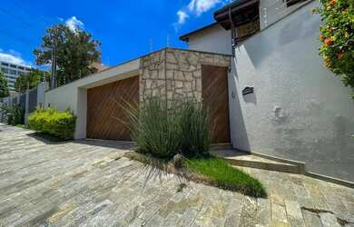 Imagem 3: Imóvel para aluguel e venda possui 258 metros quadrados com 3 quartos