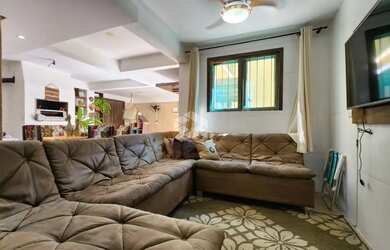 Imagem 9: CASA BAIRRO CAMOBI COM 4 DORMITÓRIOS, PISCINA E PÁTIO