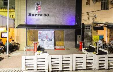 Imagem: O depósito possui 2 Vagas na garagem e 300m² de Área e está